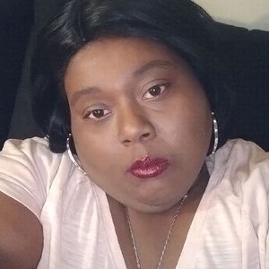 Meet your Posher, Alesia